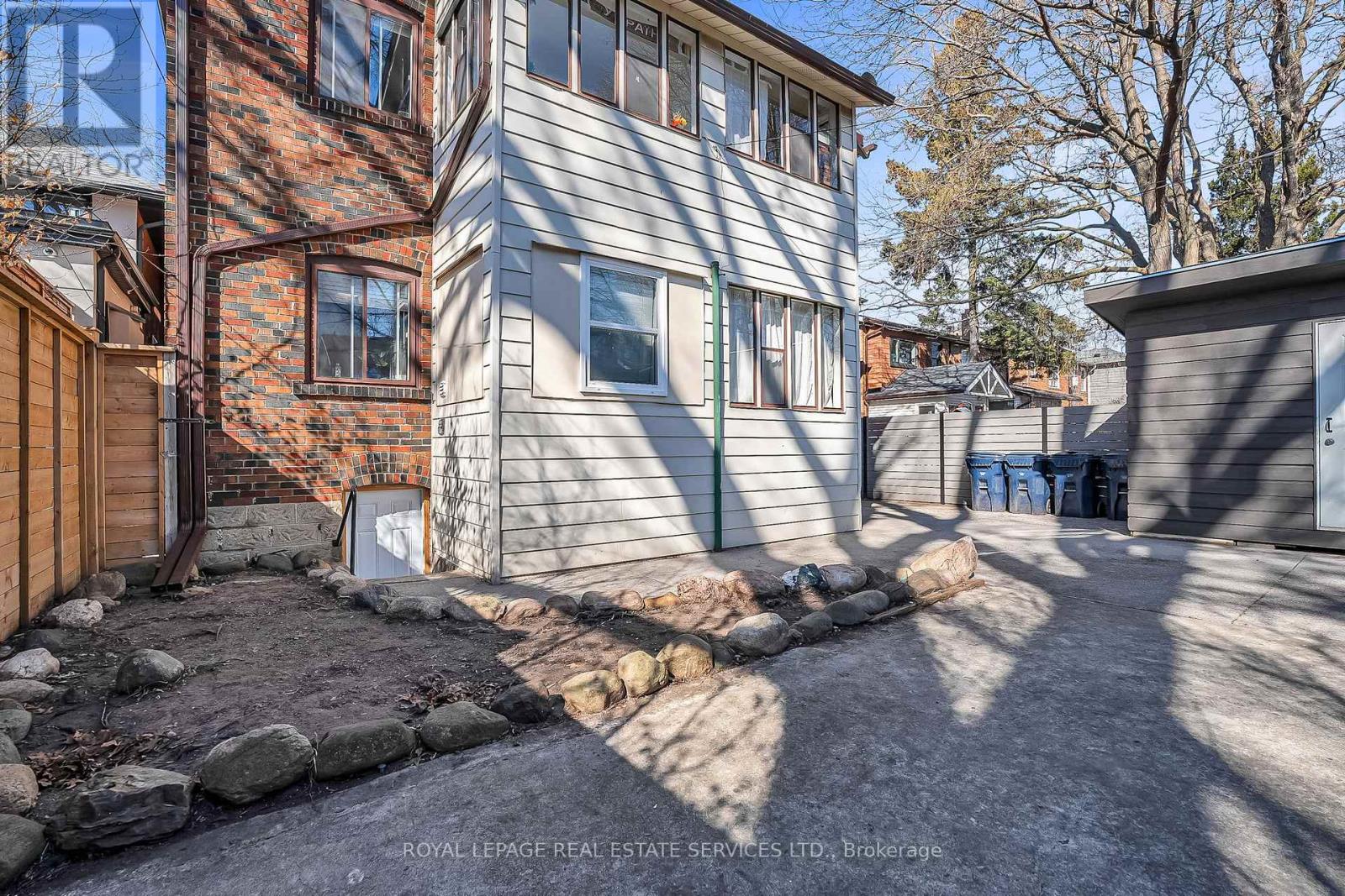 393* Willard Avenue, Toronto, Ontario  M6S 3R4 - Photo 29 - W12993226