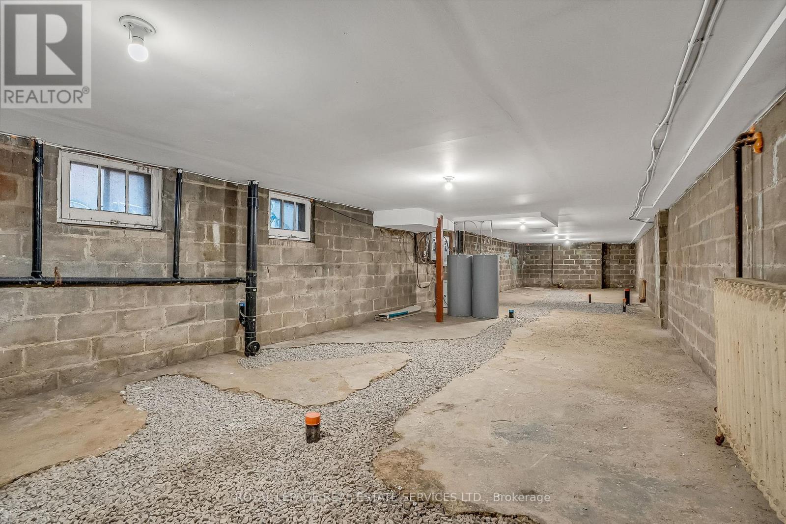 393* Willard Avenue, Toronto, Ontario  M6S 3R4 - Photo 30 - W12993226