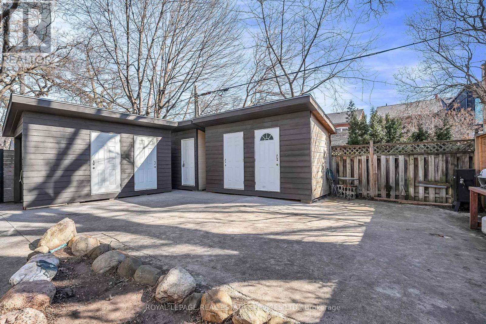 393* Willard Avenue, Toronto, Ontario  M6S 3R4 - Photo 32 - W12993226