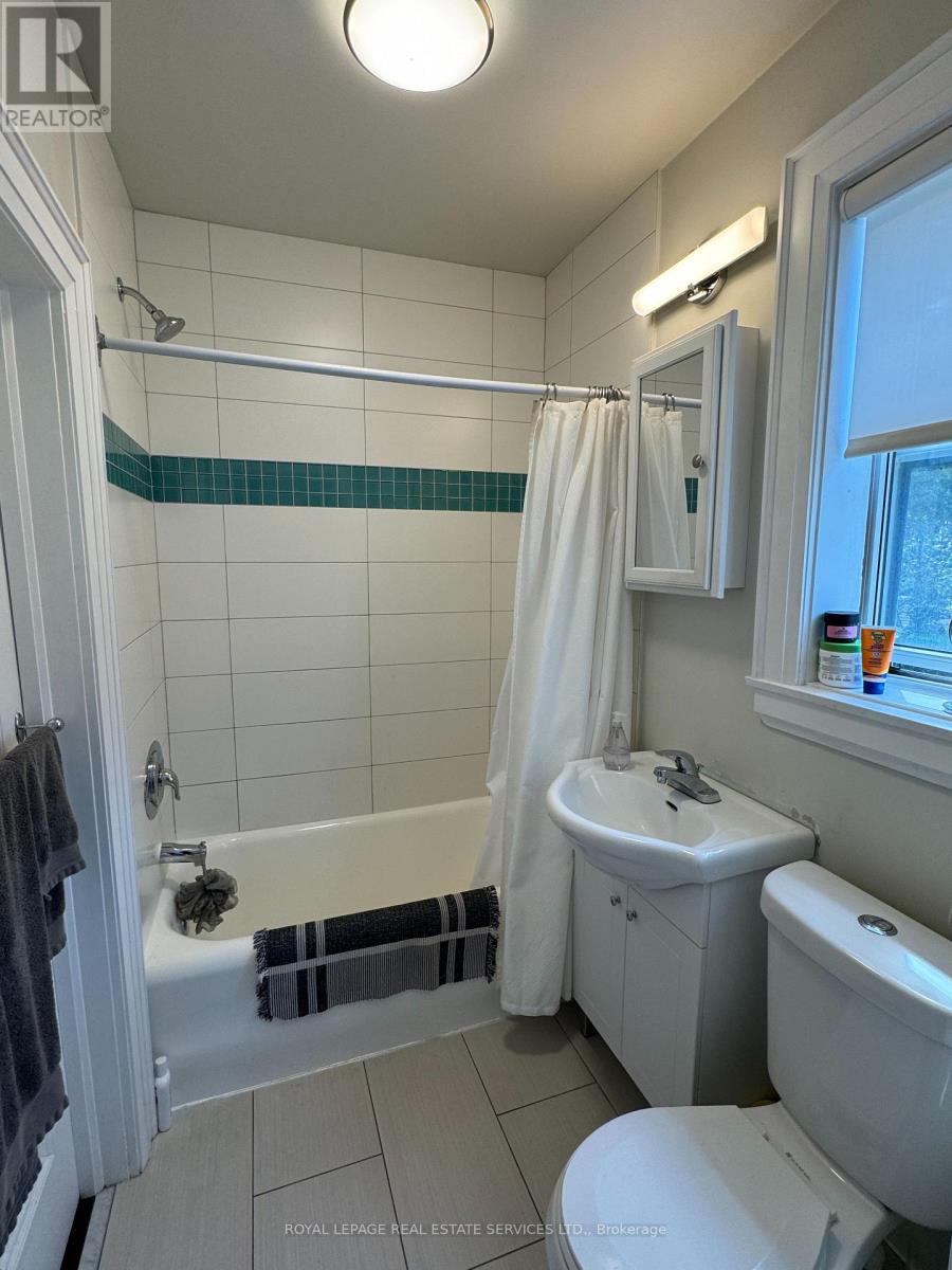 393* Willard Avenue, Toronto, Ontario  M6S 3R4 - Photo 47 - W12993226