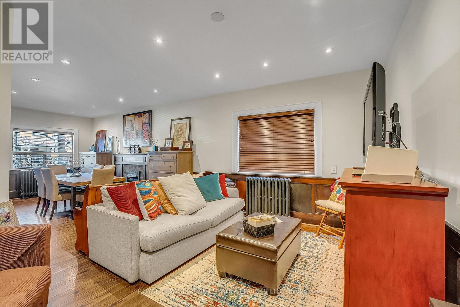 393* Willard Avenue, Toronto, Ontario  M6S 3R4 - Photo 7 - W12993226