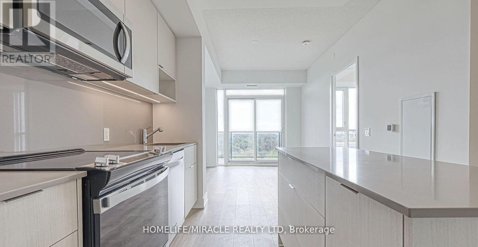 801 - 202 Burnhamthorpe Road E, Mississauga, Ontario  L5A 0B2 - Photo 12 - W12993230