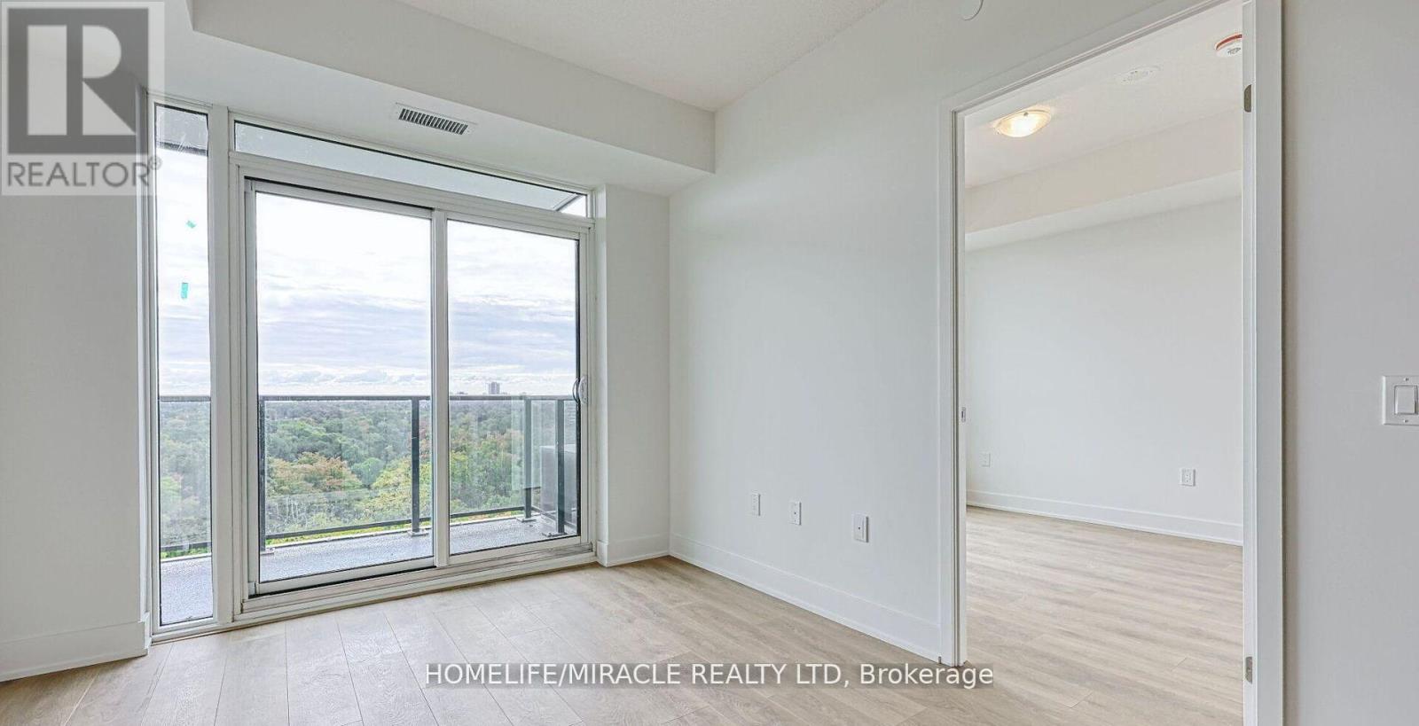 801 - 202 Burnhamthorpe Road E, Mississauga, Ontario  L5A 0B2 - Photo 18 - W12993230