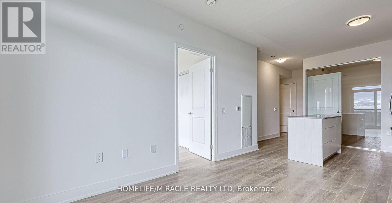 801 - 202 Burnhamthorpe Road E, Mississauga, Ontario  L5A 0B2 - Photo 19 - W12993230