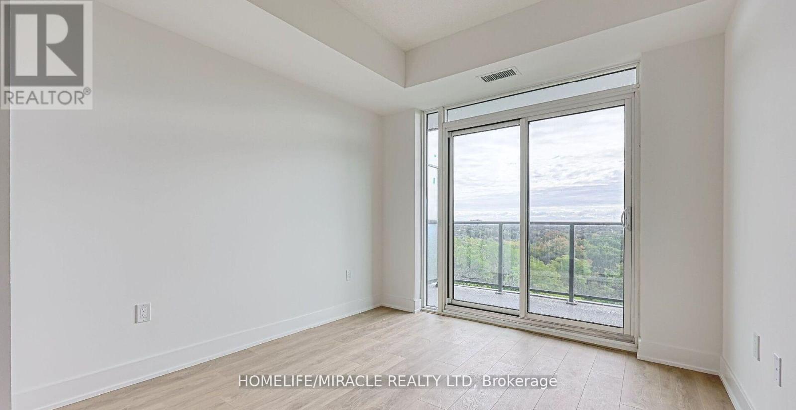 801 - 202 Burnhamthorpe Road E, Mississauga, Ontario  L5A 0B2 - Photo 20 - W12993230