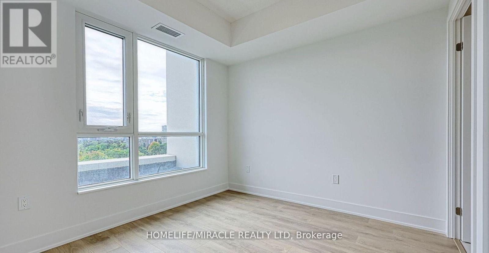 801 - 202 Burnhamthorpe Road E, Mississauga, Ontario  L5A 0B2 - Photo 21 - W12993230