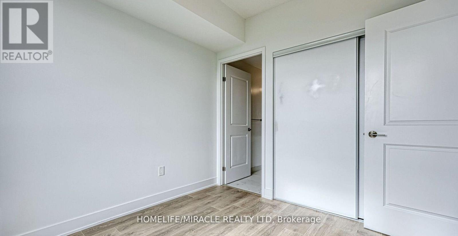 801 - 202 Burnhamthorpe Road E, Mississauga, Ontario  L5A 0B2 - Photo 23 - W12993230