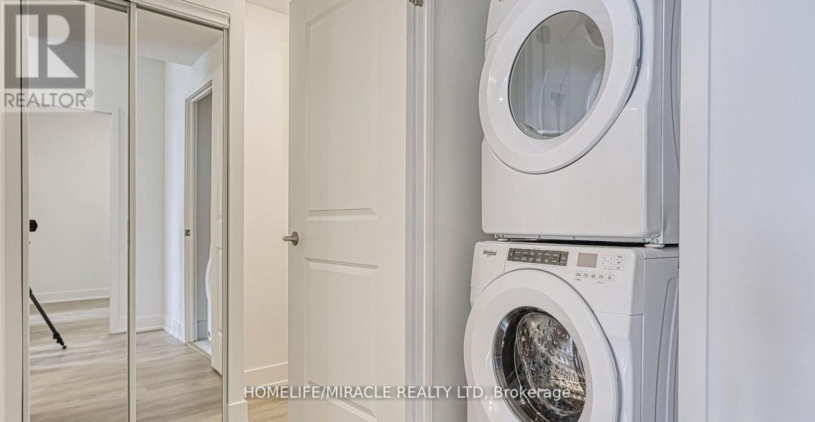 801 - 202 Burnhamthorpe Road E, Mississauga, Ontario  L5A 0B2 - Photo 31 - W12993230