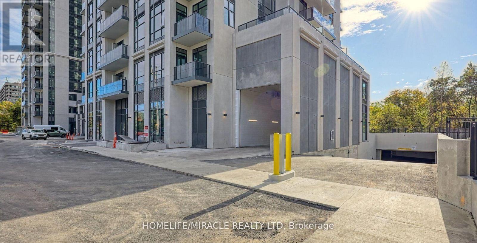 801 - 202 Burnhamthorpe Road E, Mississauga, Ontario  L5A 0B2 - Photo 32 - W12993230