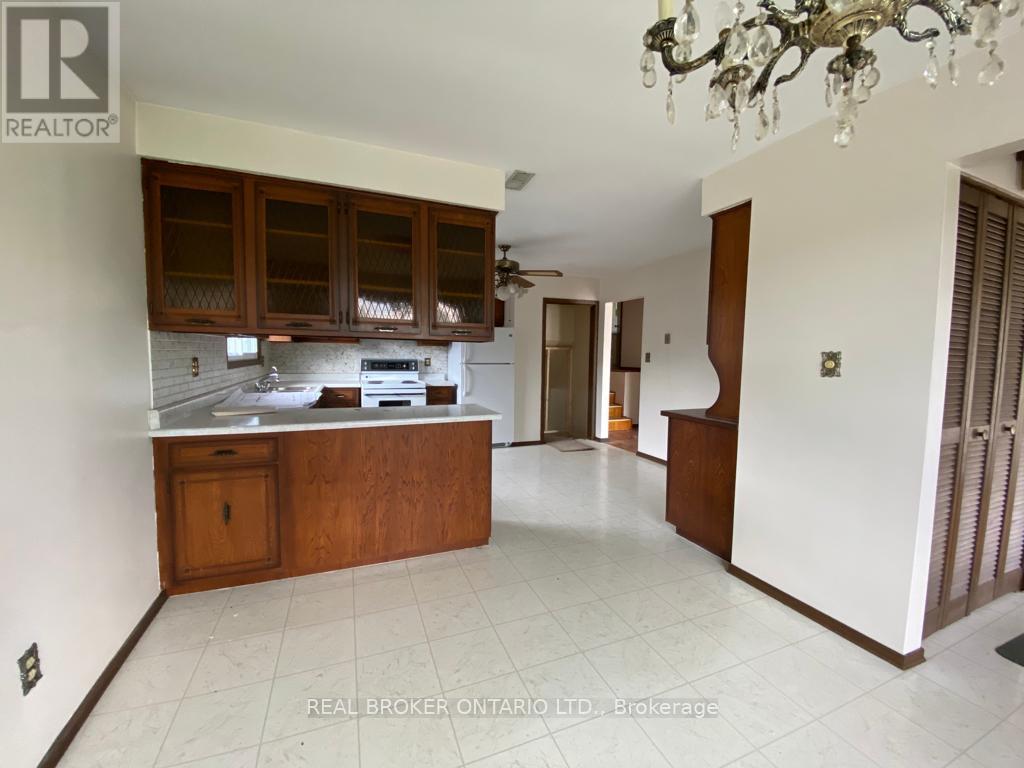 260 Bruce Street, Brantford, Ontario N3S 4Z9 - Photo 3 - X12993220