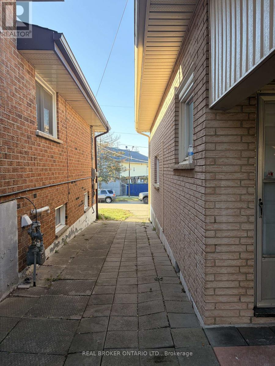 260 Bruce Street, Brantford, Ontario N3S 4Z9 - Photo 8 - X12993220