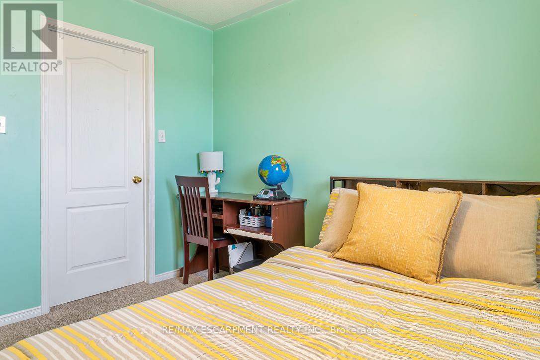 32 Admiral Crescent, Essa, Ontario  L0M 1B4 - Photo 20 - N12993194