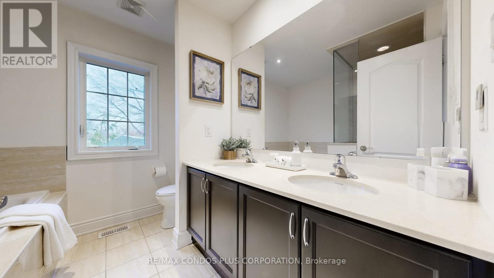 22 - 8777 Dufferin Street, Vaughan, Ontario  L4J 8W3 - Photo 27 - N12992548