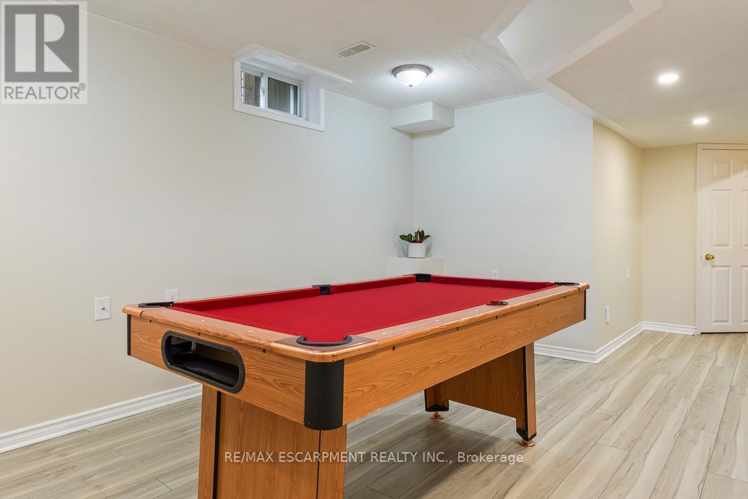 32 Admiral Crescent, Essa, Ontario  L0M 1B4 - Photo 27 - N12993194