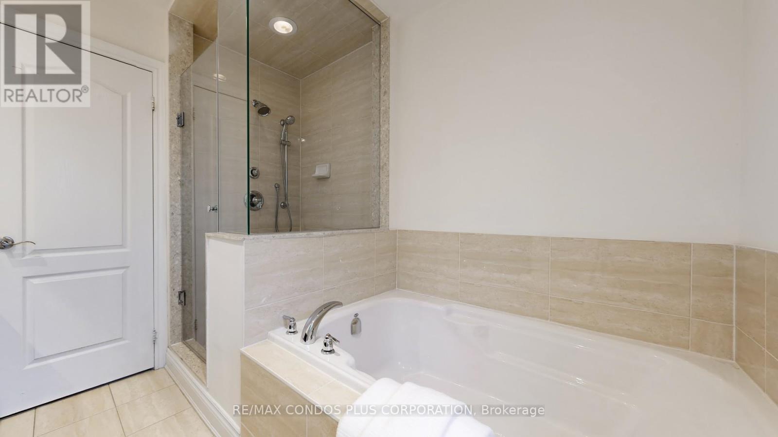 22 - 8777 Dufferin Street, Vaughan, Ontario  L4J 8W3 - Photo 28 - N12992548