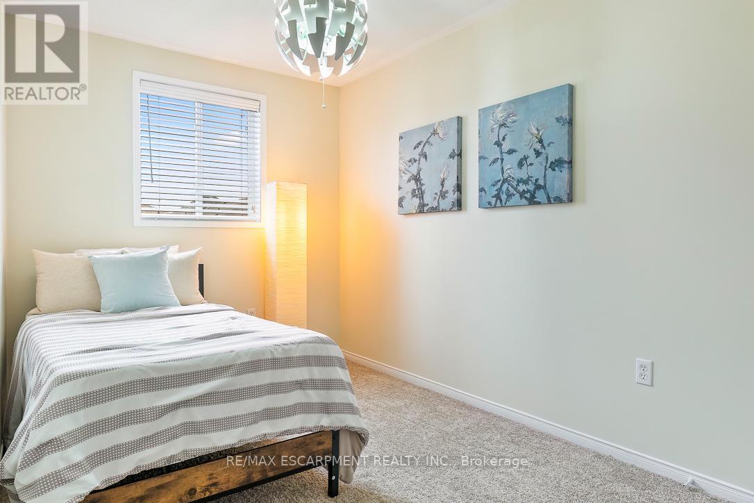 32 Admiral Crescent, Essa, Ontario  L0M 1B4 - Photo 21 - N12993194