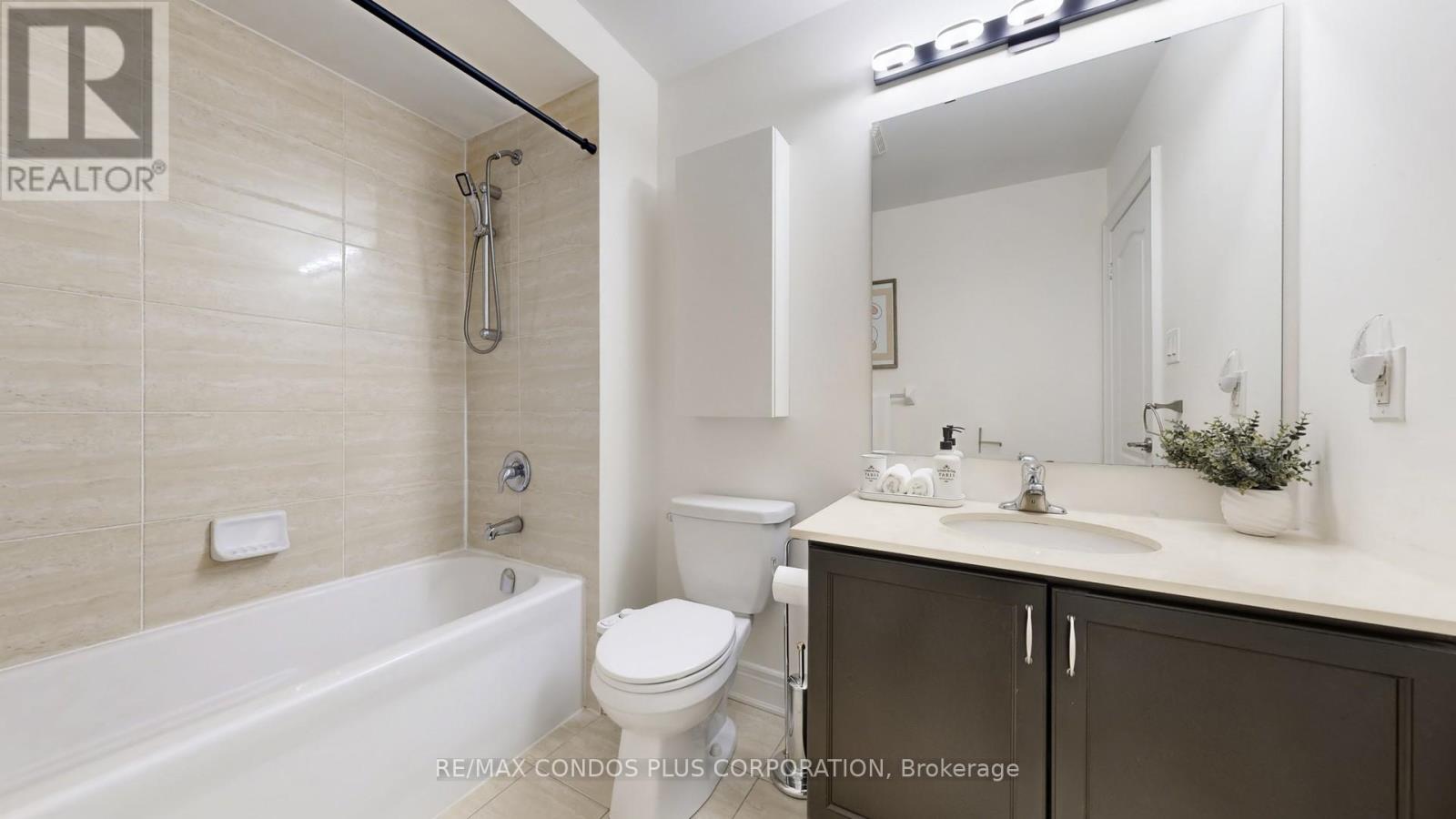 22 - 8777 Dufferin Street, Vaughan, Ontario  L4J 8W3 - Photo 33 - N12992548