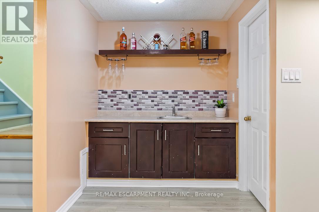 32 Admiral Crescent, Essa, Ontario  L0M 1B4 - Photo 29 - N12993194