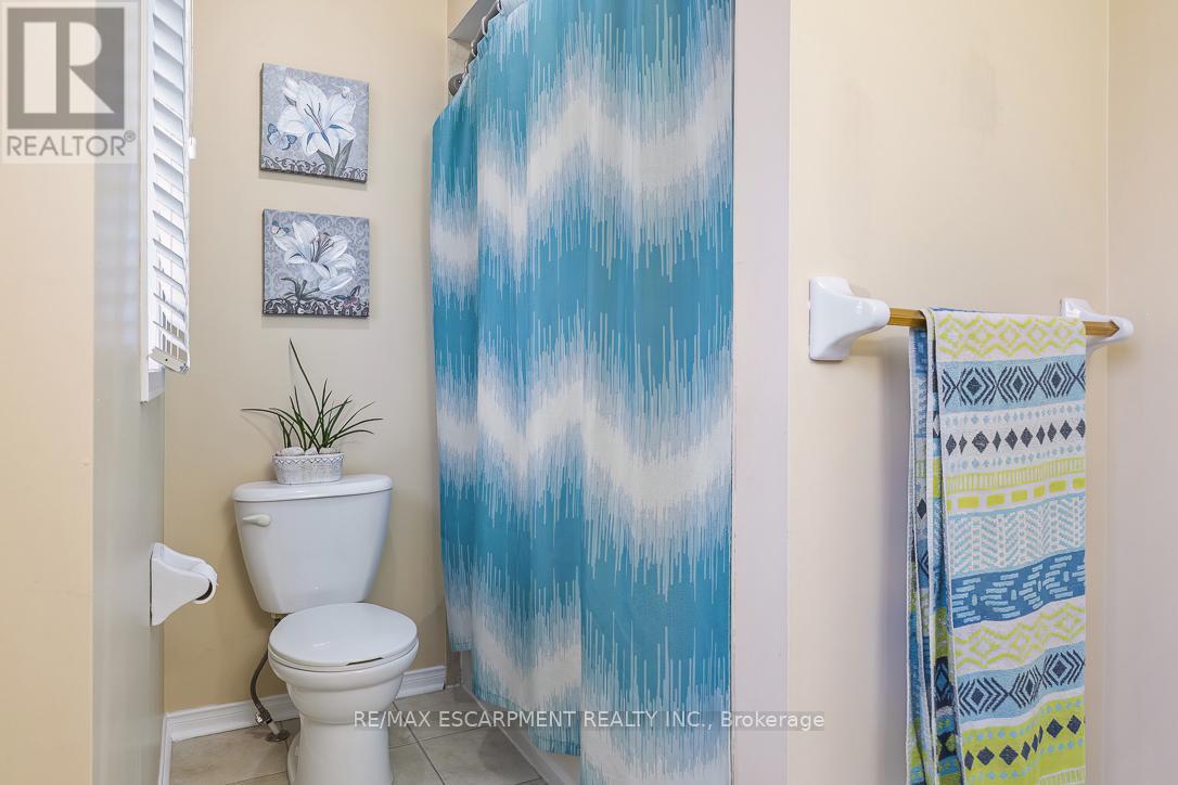 32 Admiral Crescent, Essa, Ontario  L0M 1B4 - Photo 23 - N12993194