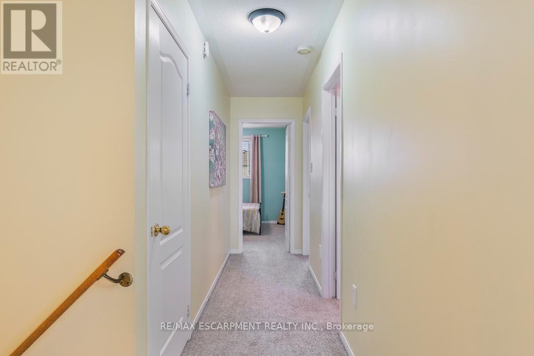 32 Admiral Crescent, Essa, Ontario  L0M 1B4 - Photo 15 - N12993194