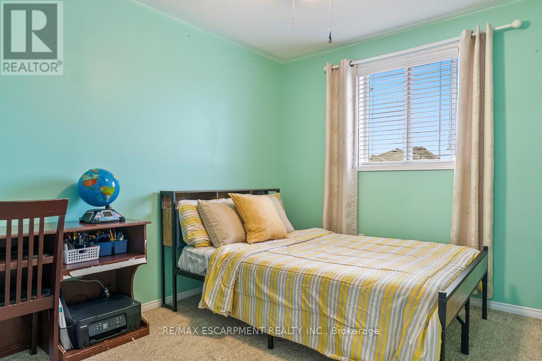 32 Admiral Crescent, Essa, Ontario  L0M 1B4 - Photo 19 - N12993194