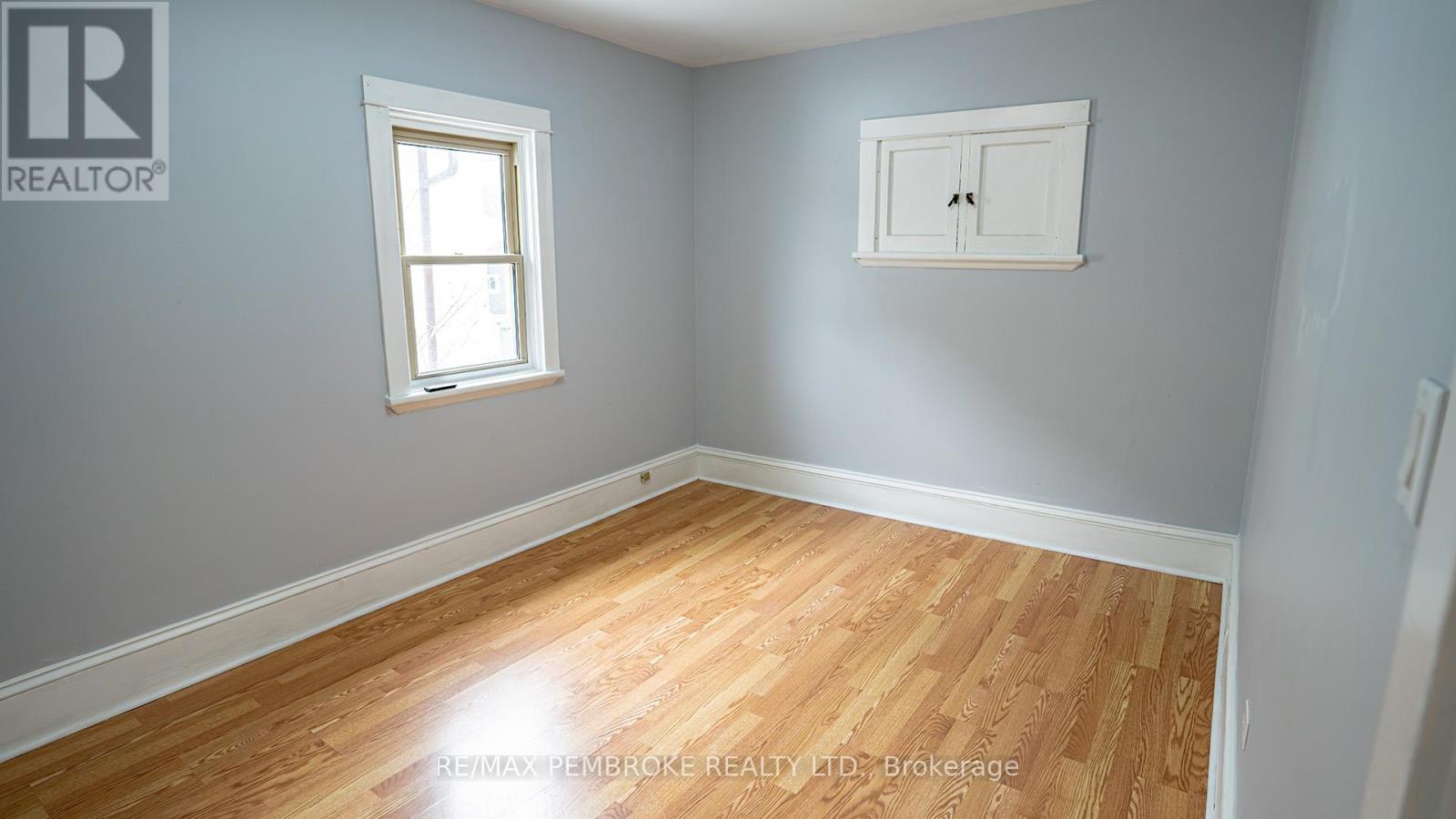 206 Golf Course Road, Laurentian Valley, Ontario K8A 7B3 - Photo 19 - X12790992