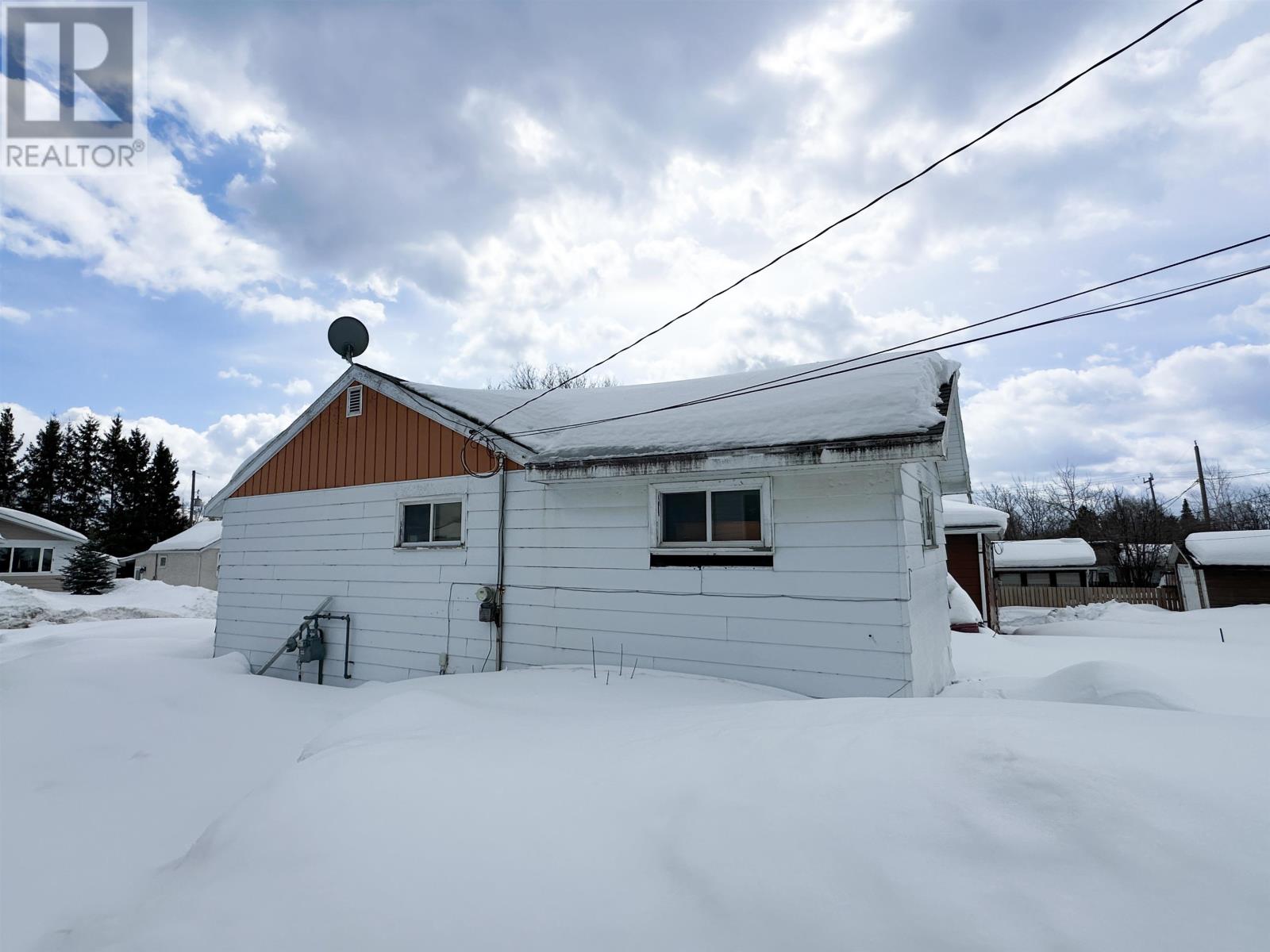 77 Dickenson Rd, Balmertown, Ontario  P0V 1C0 - Photo 2 - TB2600676