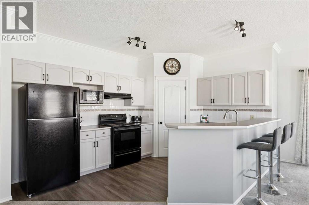 40 Edgeridge Terrace Nw, Calgary, Alberta  T3A 6C2 - Photo 2 - A2299169