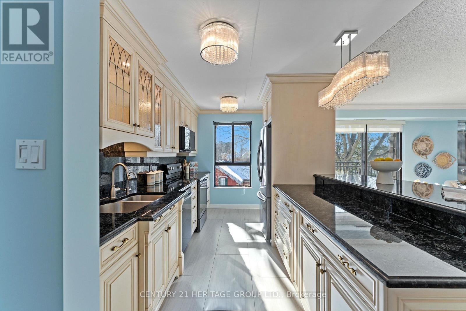 Ph 1 - 15390 Yonge Street, Aurora, Ontario L4G 1N8 - Photo 5 - N12789574