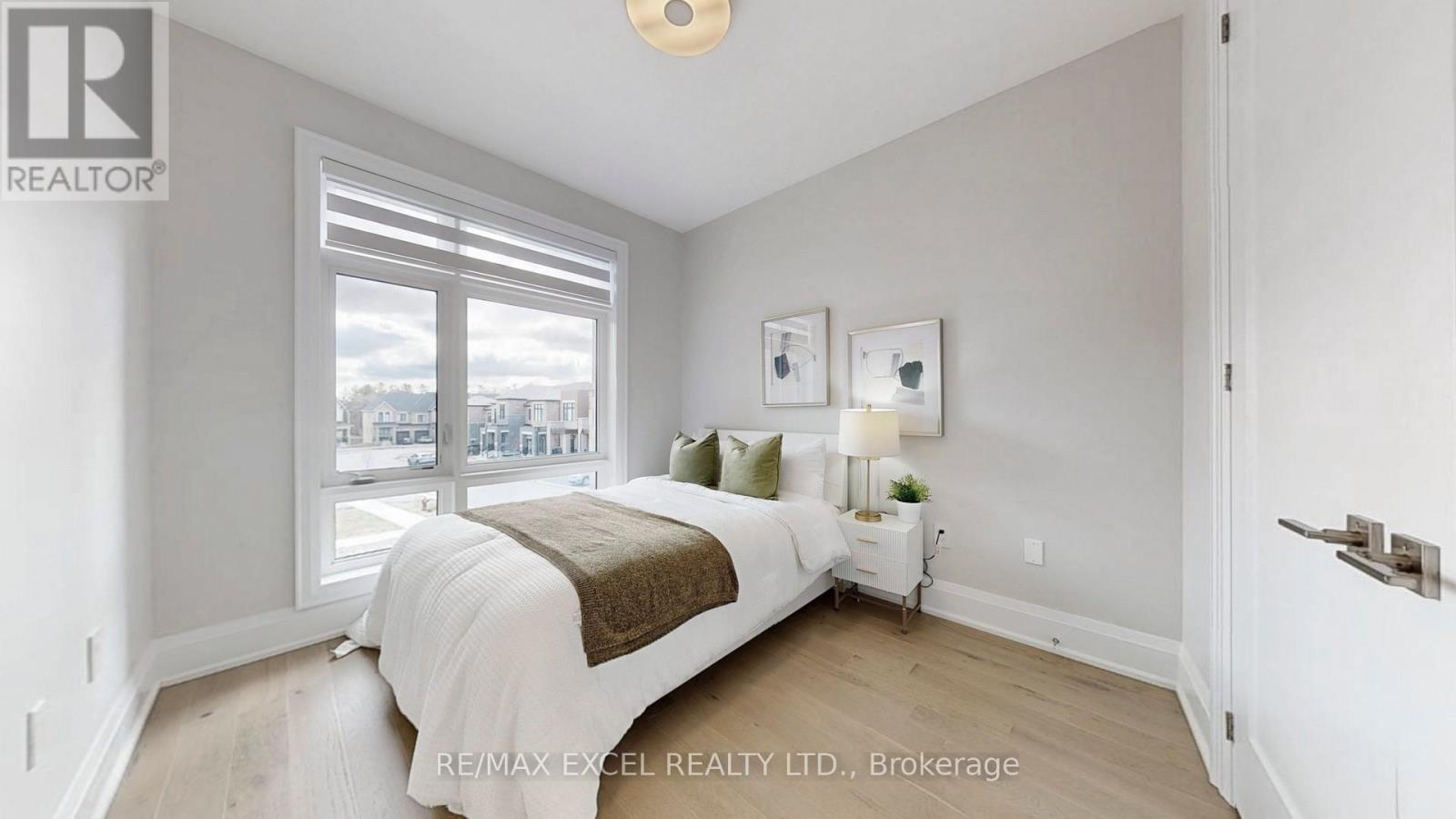 74 Tempel Street, Richmond Hill, Ontario  L4E 1K6 - Photo 24 - N12973410