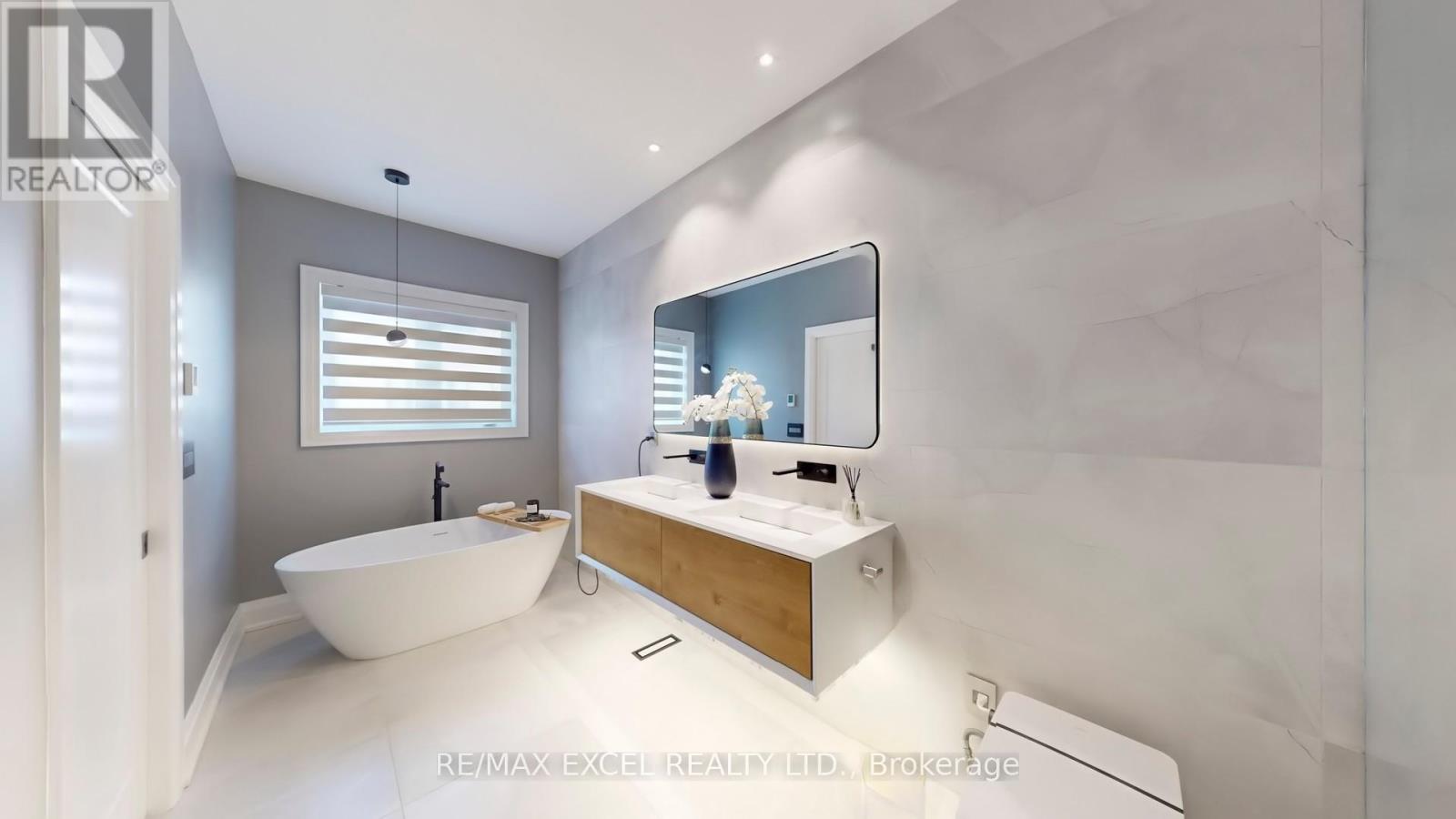 74 Tempel Street, Richmond Hill, Ontario  L4E 1K6 - Photo 22 - N12973410