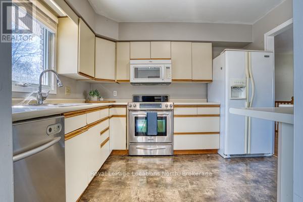 797 Wellington Street, Saugeen Shores, Ontario  N0H 2C3 - Photo 11 - X12993308