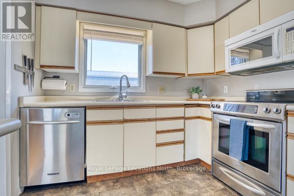 797 Wellington Street, Saugeen Shores, Ontario  N0H 2C3 - Photo 12 - X12993308