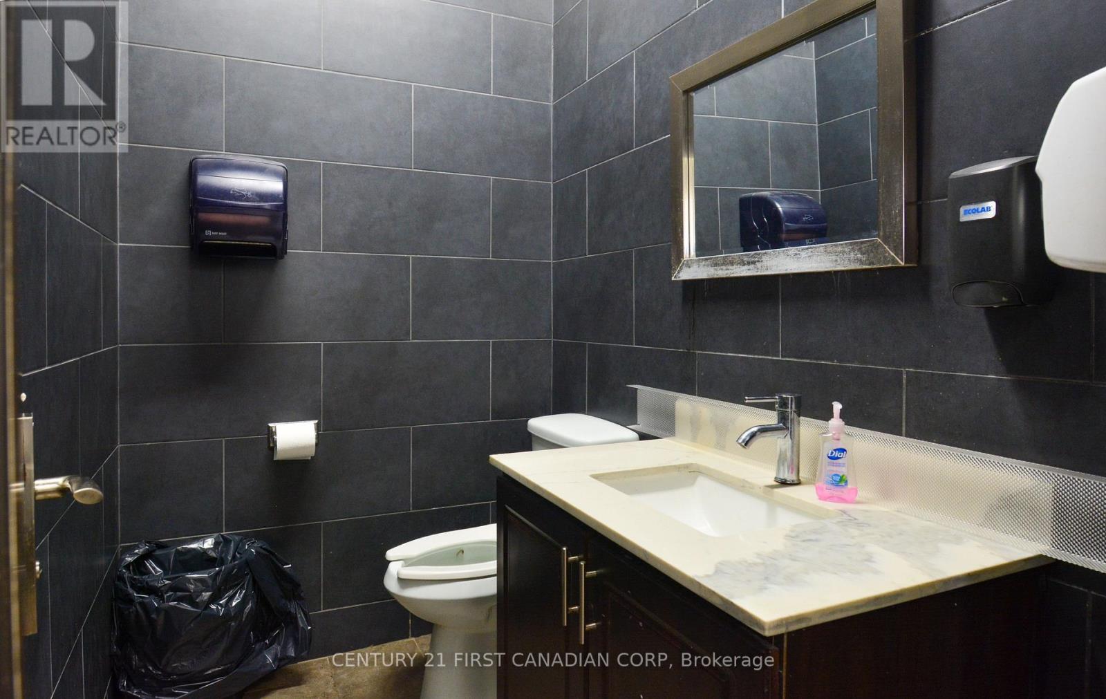 1682 Dundas Street, London East, Ontario  N5W 3C7 - Photo 34 - X12990446