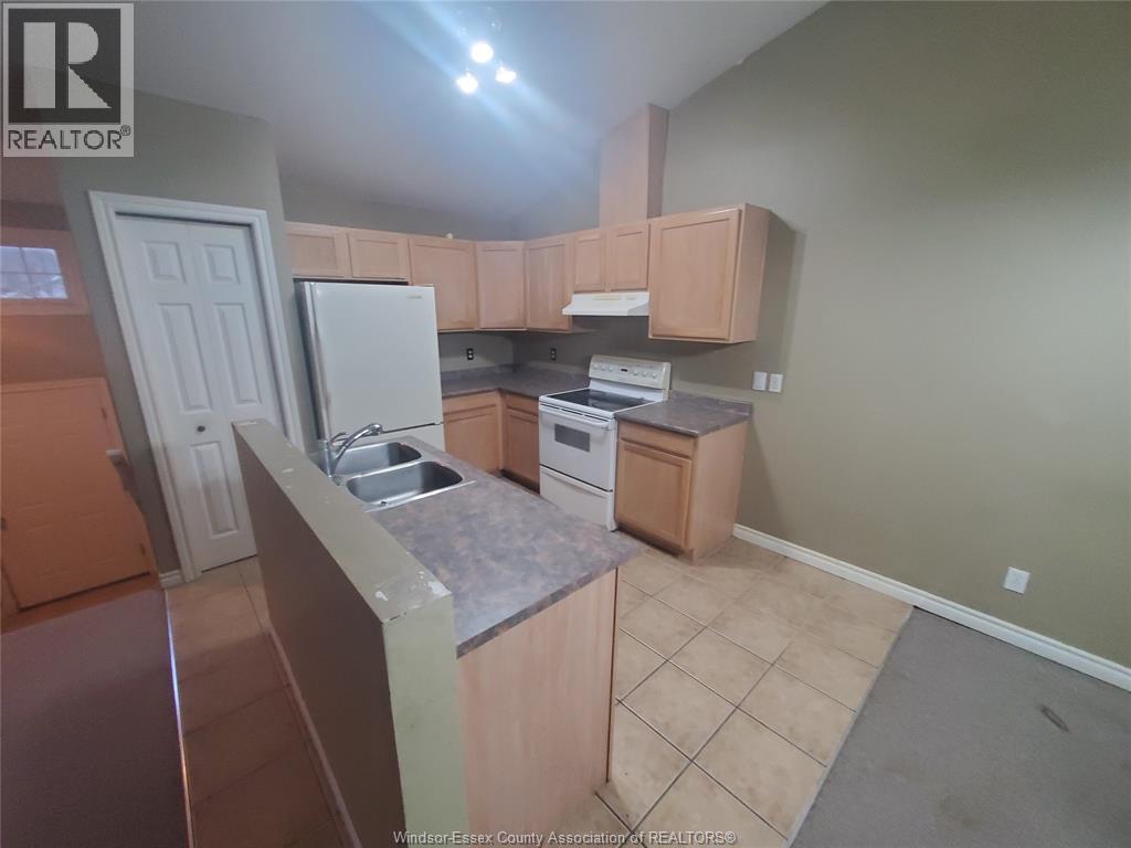2266 Lamont, Windsor, Ontario  N9E 4X4 - Photo 12 - 26008004