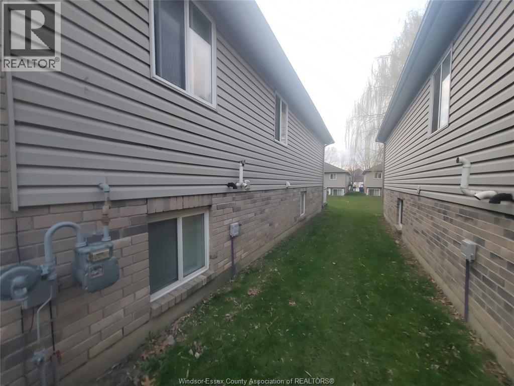 2266 Lamont, Windsor, Ontario  N9E 4X4 - Photo 5 - 26008004