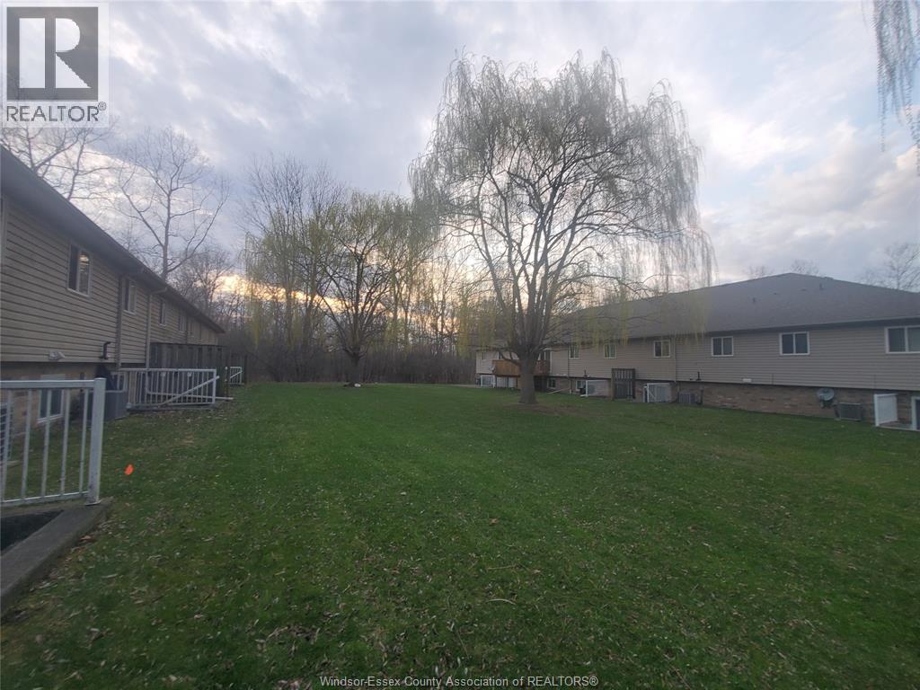 2266 Lamont, Windsor, Ontario  N9E 4X4 - Photo 7 - 26008004