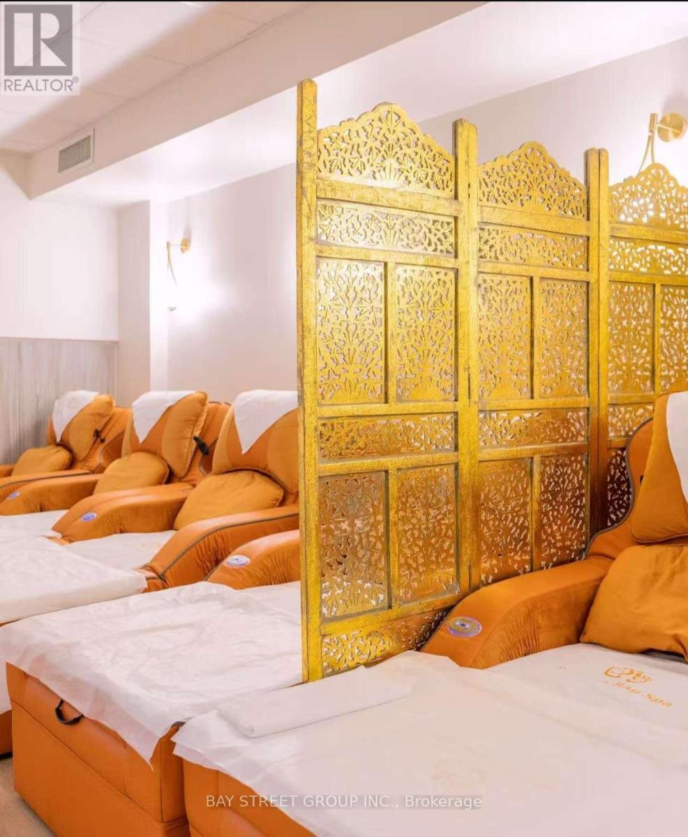 85 Bloor Street E, Toronto, Ontario  M4W 3Y1 - Photo 3 - C12993238