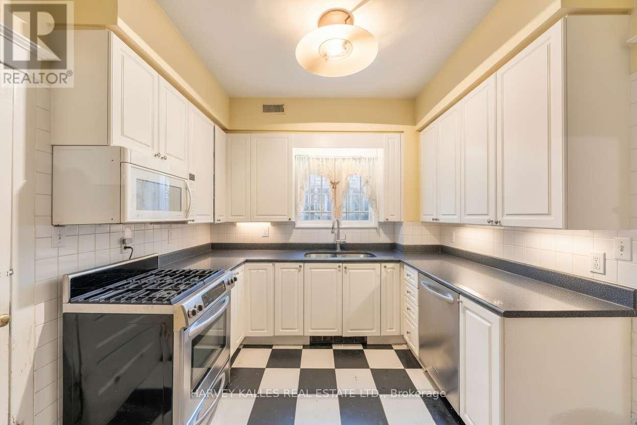 1350 Mount Pleasant Road, Toronto, Ontario  M4N 2T3 - Photo 12 - C12993344