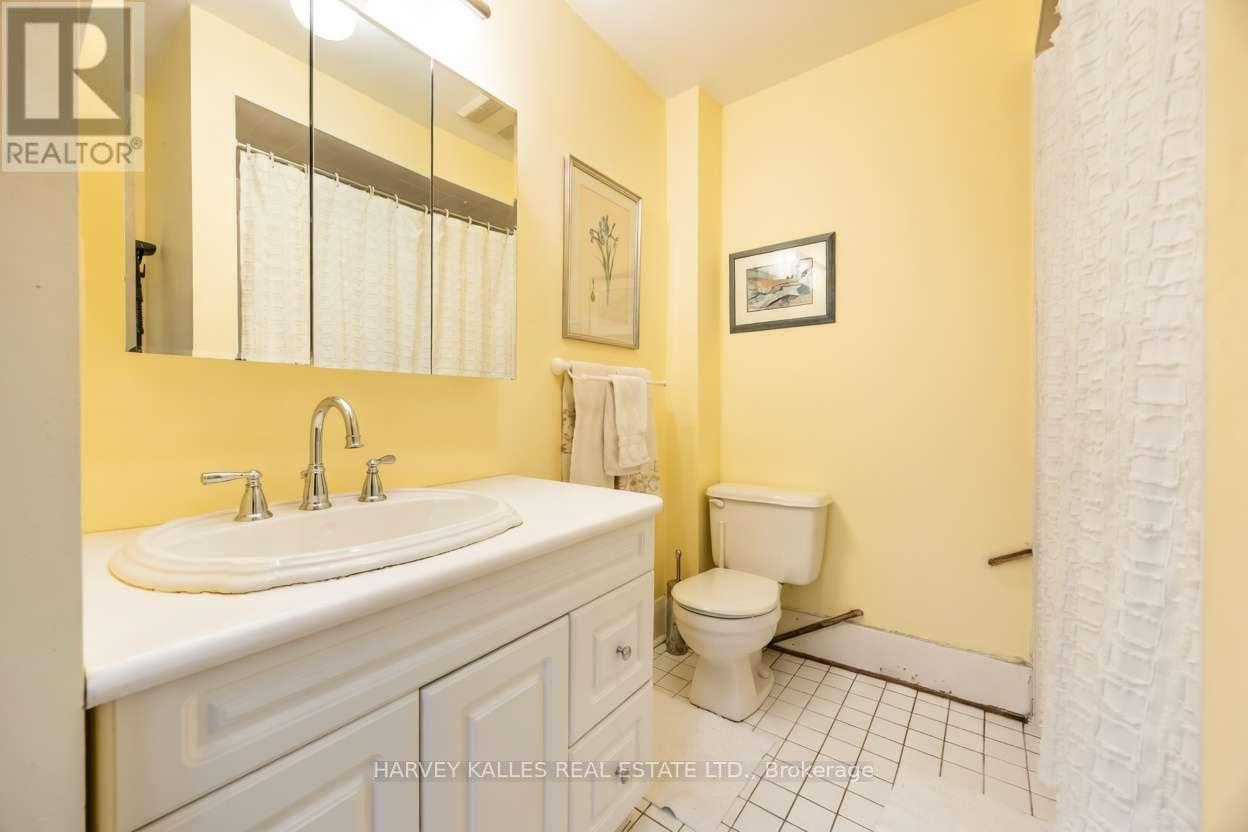 1350 Mount Pleasant Road, Toronto, Ontario  M4N 2T3 - Photo 17 - C12993344