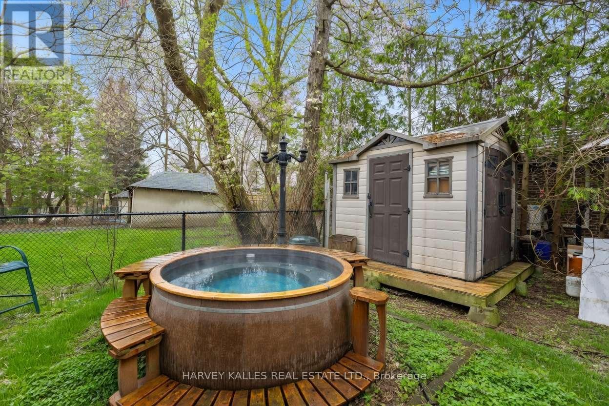 1350 Mount Pleasant Road, Toronto, Ontario  M4N 2T3 - Photo 5 - C12993344