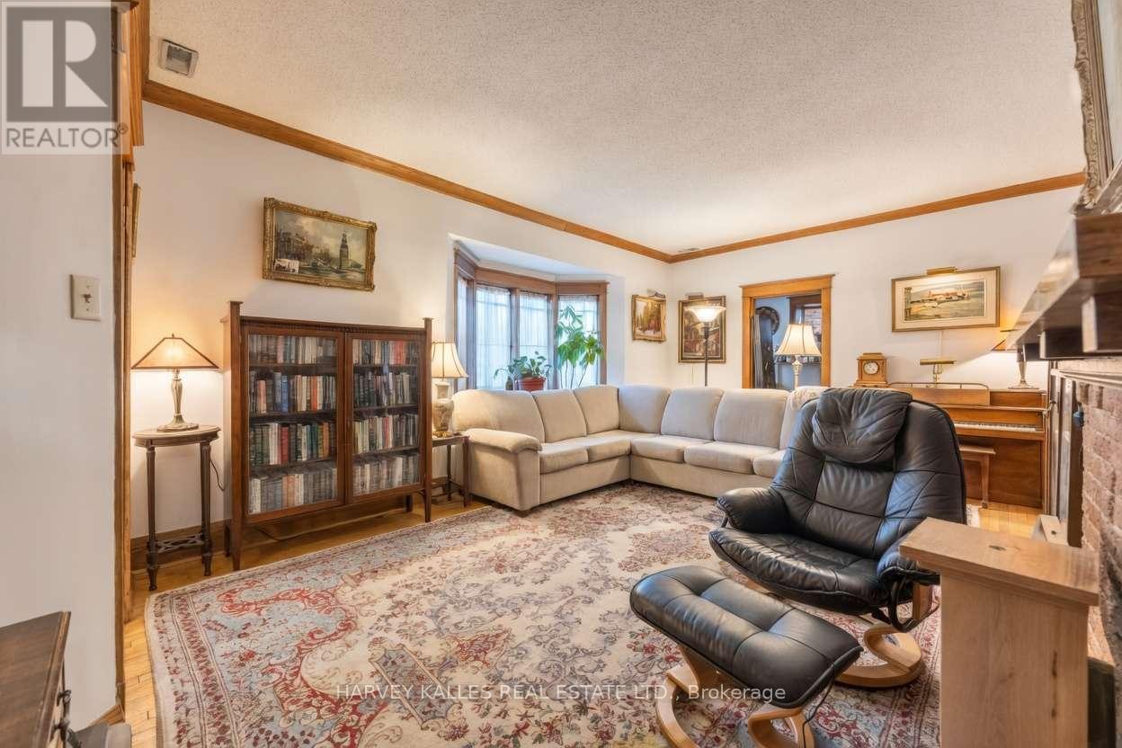 1350 Mount Pleasant Road, Toronto, Ontario  M4N 2T3 - Photo 8 - C12993344