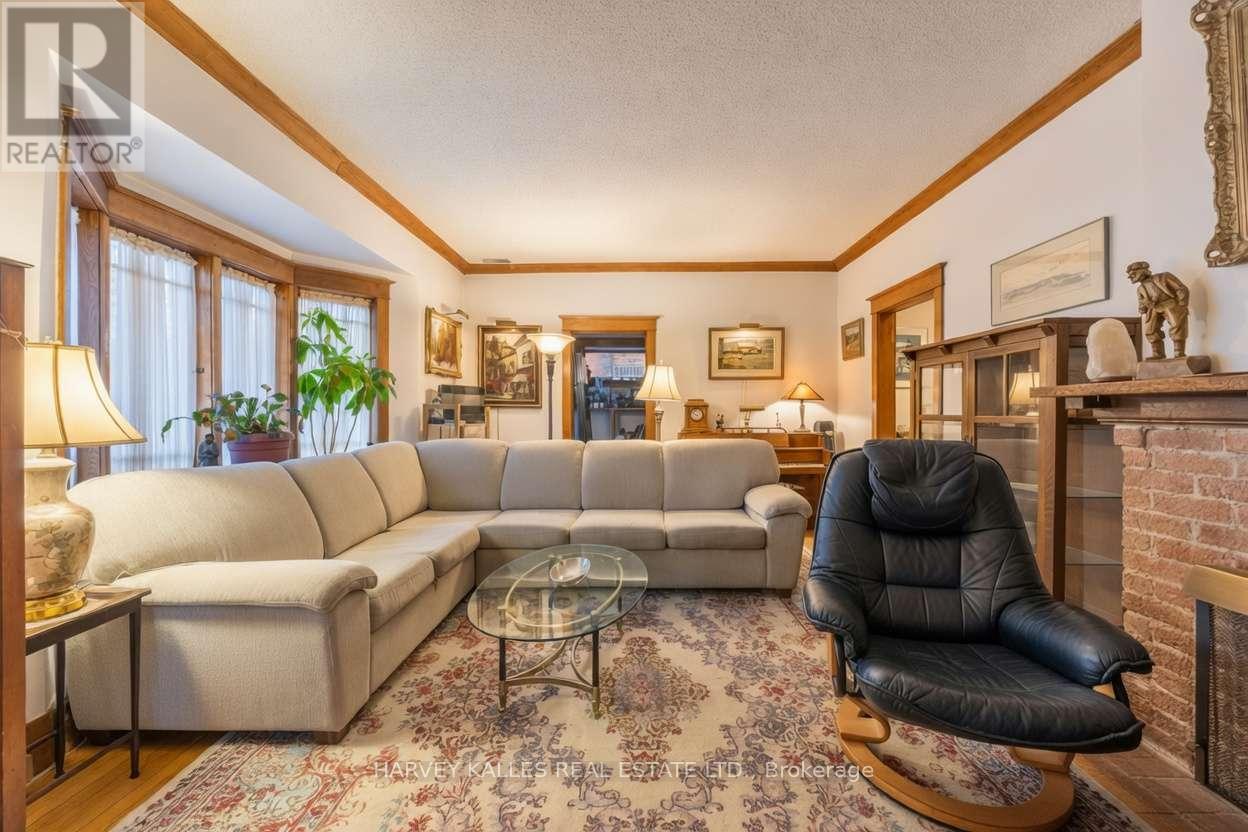 1350 Mount Pleasant Road, Toronto, Ontario  M4N 2T3 - Photo 9 - C12993344