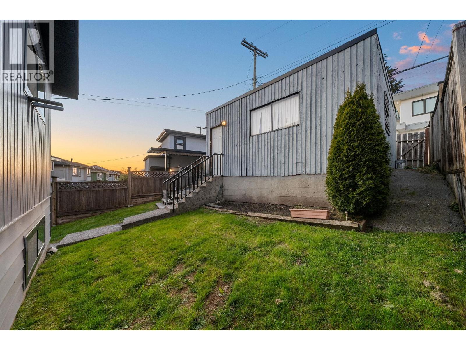 2131 Fraserview Drive, Vancouver, British Columbia  V5P 2N2 - Photo 35 - R3106211