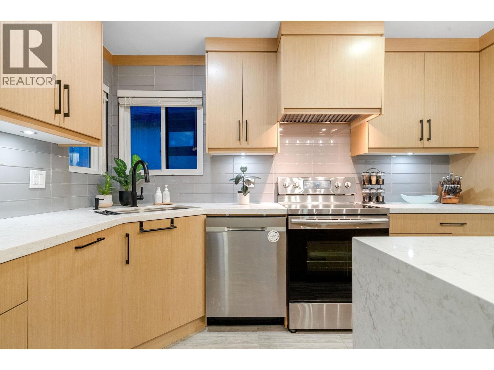 2131 Fraserview Drive, Vancouver, British Columbia  V5P 2N2 - Photo 18 - R3106211