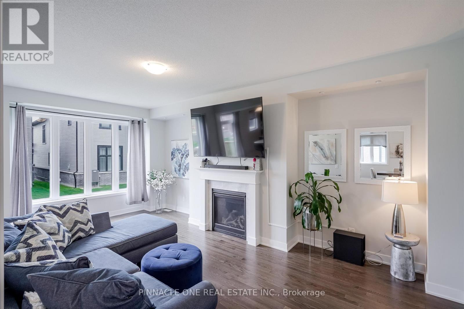 1057 Suddard Avenue, Oshawa, Ontario  L1L 0V5 - Photo 3 - E12993250