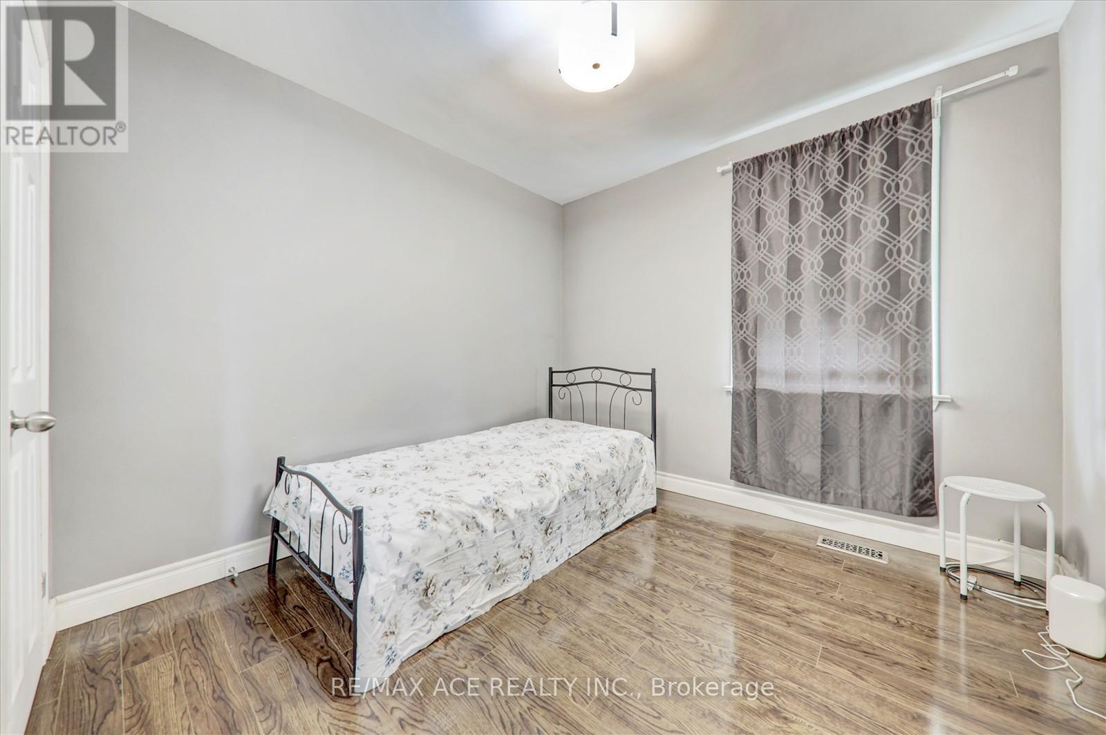 10 Blakemanor Boulevard, Toronto, Ontario  M1J 2W4 - Photo 16 - E12993272