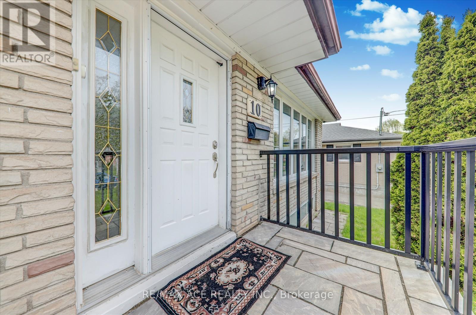 10 Blakemanor Boulevard, Toronto, Ontario  M1J 2W4 - Photo 6 - E12993272