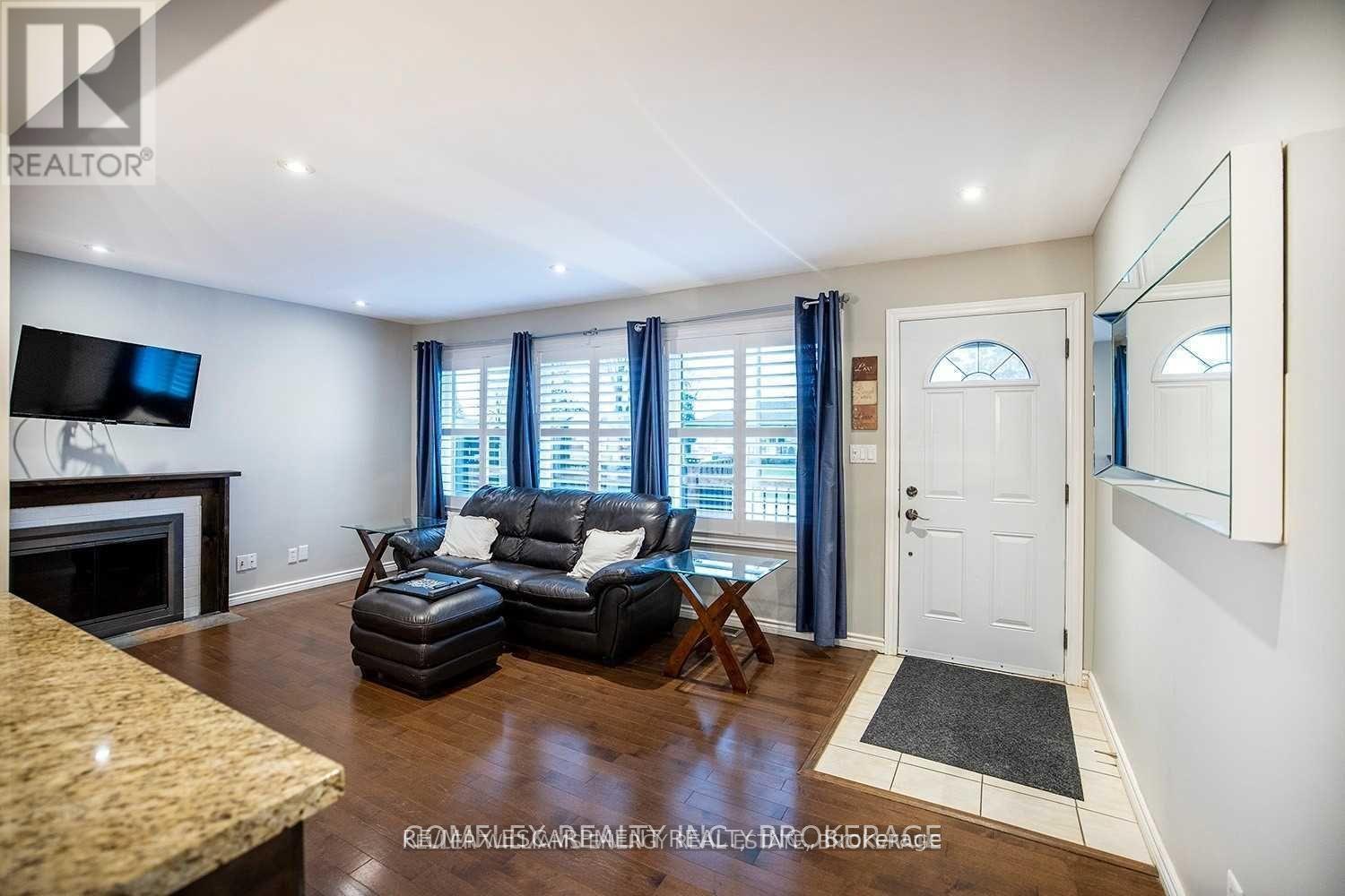 488 Beurling Avenue, Oshawa, Ontario  L1J 2Z9 - Photo 4 - E12993326