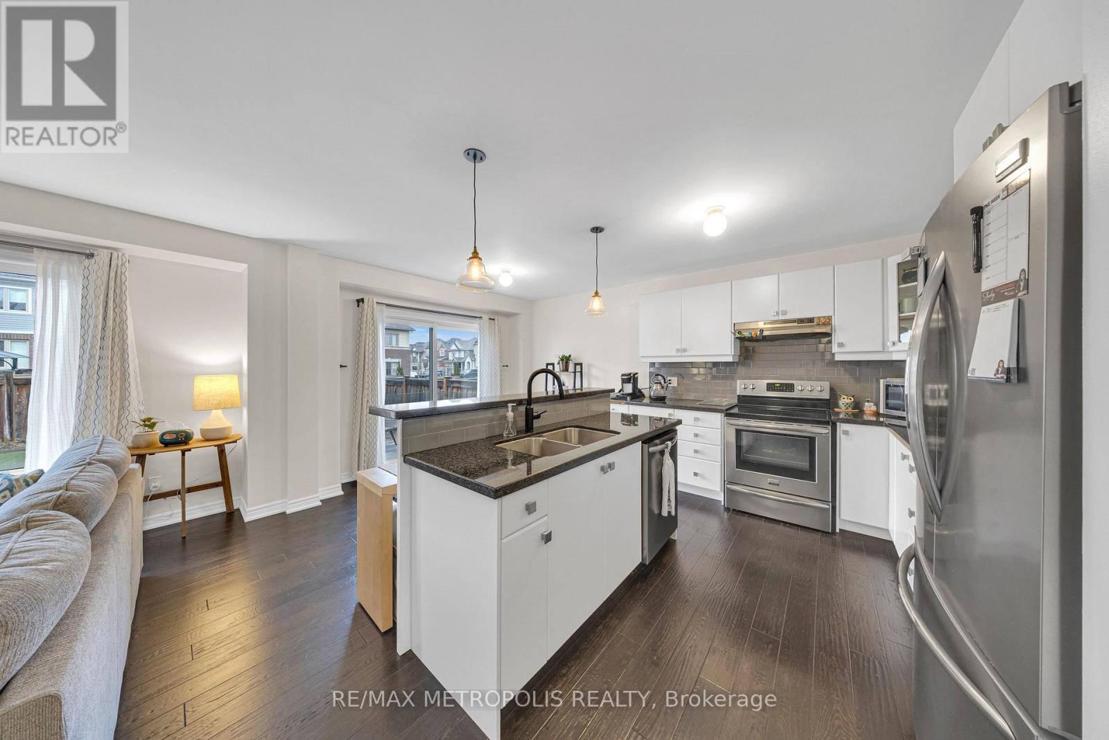 16 Treetops Boulevard, New Tecumseth, Ontario  L9R 0M3 - Photo 12 - N12993338